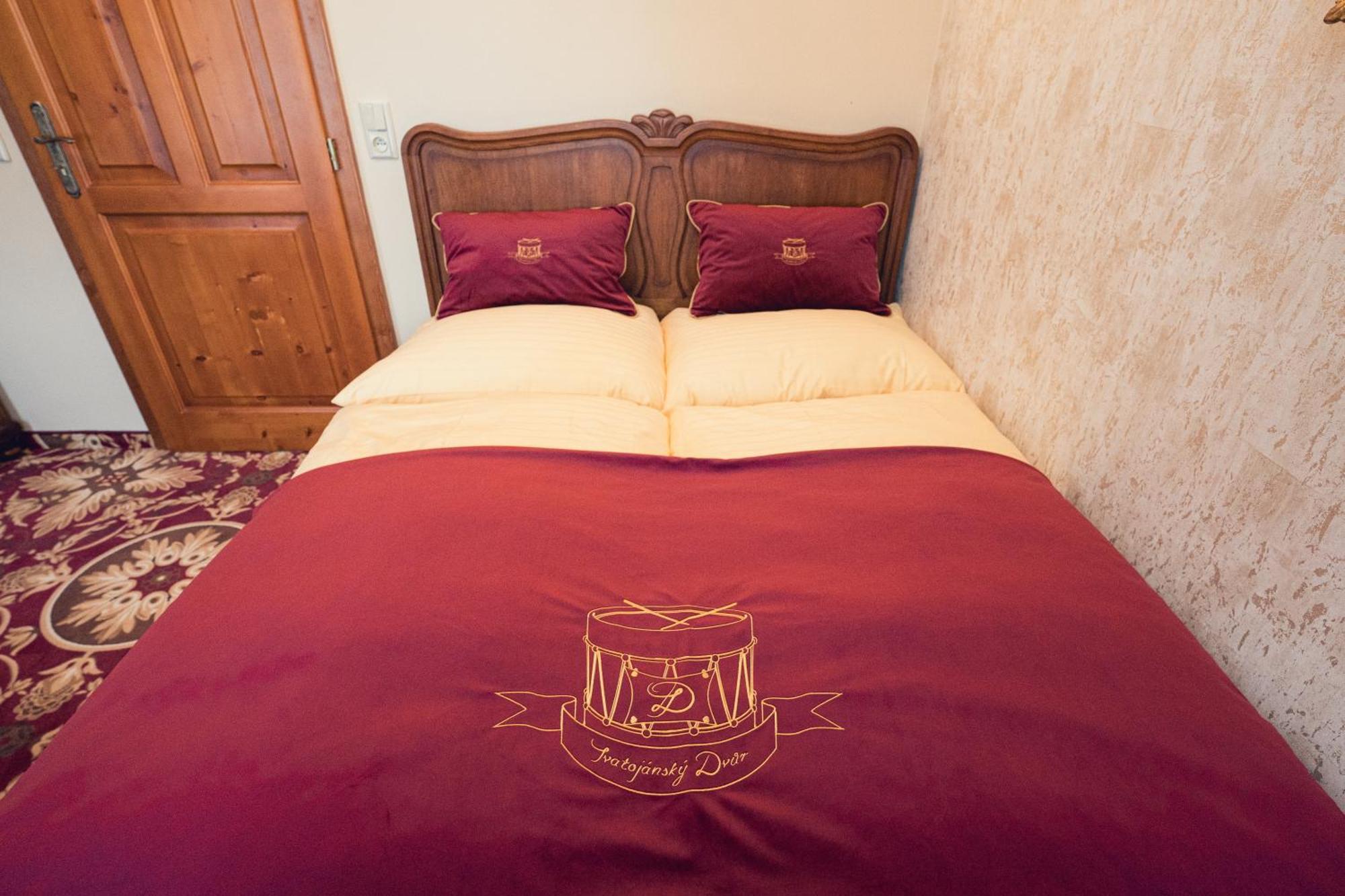 Hotel Svatojansky Dvur Prága Szoba fotó